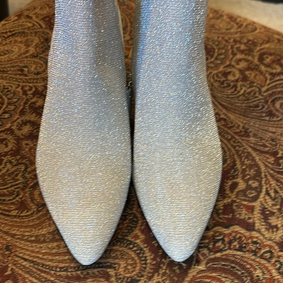 Kate Spade size 7, shimmer boats. Never been worn. - Picture 2 of 6